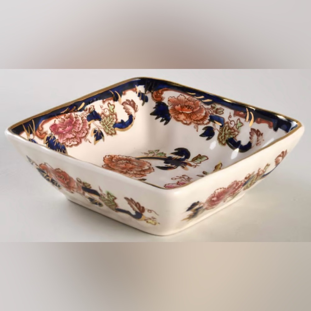 EUC Mason’s Mandalay Blue Collection 
4 Inch Square Sweet Meats / Candy Dish